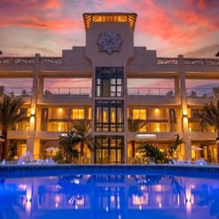 2BR Condo w/ Pool & Jacuzzi, near Eagle Beach
