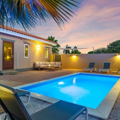 Pool Villa w/ Wood Ceilings & Garden, Oranjestad