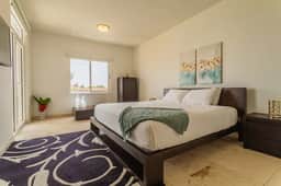 2BR Condo w/ Balcony & Pool near Eagle Beach - Image 2