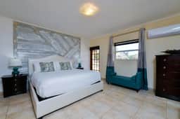 3BR Villa w/ Private Pool near Palm Beach - Image 4