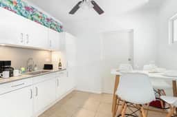 2BR Condo w/ Shared Pool near Eagle Beach - Image 4