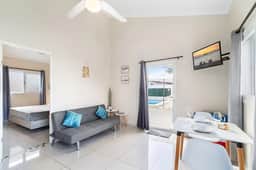 Captivating 1BR Home w/ Pool near Palm Beach - Image 2