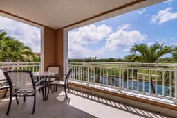 1BR Condo w/ Golf-View Balcony, near Eagle Beach - Image 2