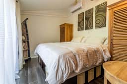 Top Spot: 1BR w/ Private Patio near Palm Beach - Image 3