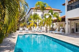 Upscale 5BR Villa: Game Room, Private Pool, Patio - Image 5