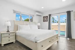 Modern 4BR Pool Villa, 3 Min to the Beach - Image 4