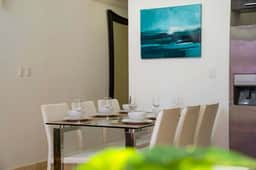 Loft-Style 2BR Condo w/ Pool View, Palm Beach - Image 5
