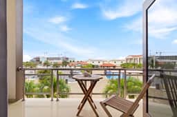 Oasis 2BR Condo with Pool, Walk to Eagle Beach - Image 4