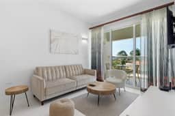Modern Caribbean 2BR Condo with Pool Access, Noord - Image 3