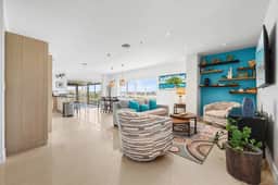3BR Condo w/ Huge Terrace, Steps to Eagle Beach - Image 2
