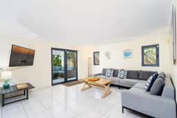 Luxury 6BR Villa w/ Private Pool near Palm Beach - Image 4
