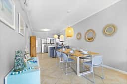 Captivating 2BR Townhouse near Beaches in Aruba - Image 3