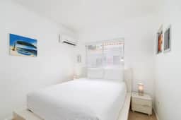 Family-Friendly 1BR w/ Shared Pool, Noord - Image 5