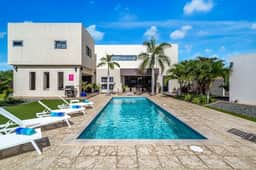 Villa Haven: 6BR w/ Private Pool Near Palm Beach! - Image 5