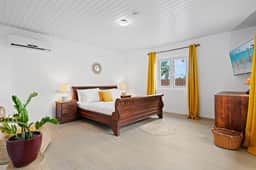 Backyard Bliss: 4BR Pool Home near Palm Beach - Image 3