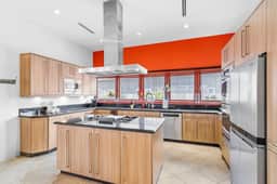 Colorful 4BR Pool Villa near Palm Beach - Image 5