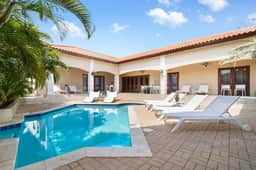 Colorful 4BR Pool Villa near Palm Beach - Image 4