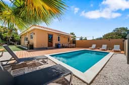 Pool Villa w/ Wood Ceilings & Garden, Oranjestad - Image 5