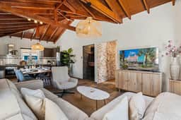 Pool Villa w/ Wood Ceilings & Garden, Oranjestad - Image 2