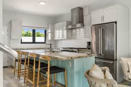 Coastal 3BR Townhouse w/ Shared Pool, Noord - Image 3