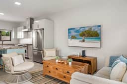 Coastal 3BR Townhouse w/ Shared Pool, Noord - Image 2