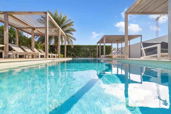 Beautiful 3BR Townhouse near Palm Beach - Image 1