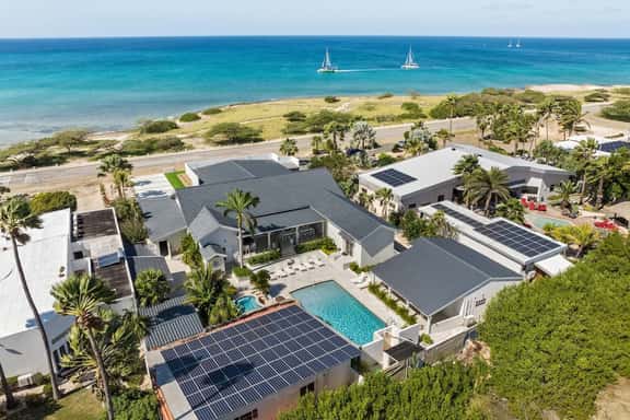 Ocean Front! 8BR Villa with Pool near Malmok Beach - Image 1