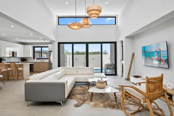 Stunning 3BR w/ Private Pool & Big Patio, Noord - Image 1