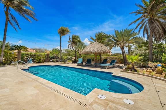 Caribbean Oasis - 3 spacious suites, private pool - Image 1