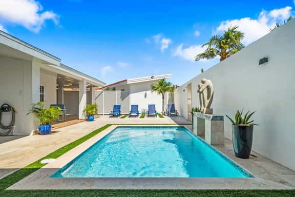 Modern 4BR Pool Villa w/ BBQ, 5 Min to the Beach - Image 1