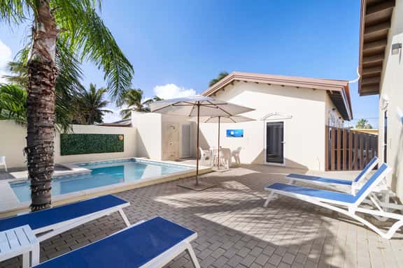 1BR Apt w/ Patio & Shared Pool, Noord Aruba - Image 1