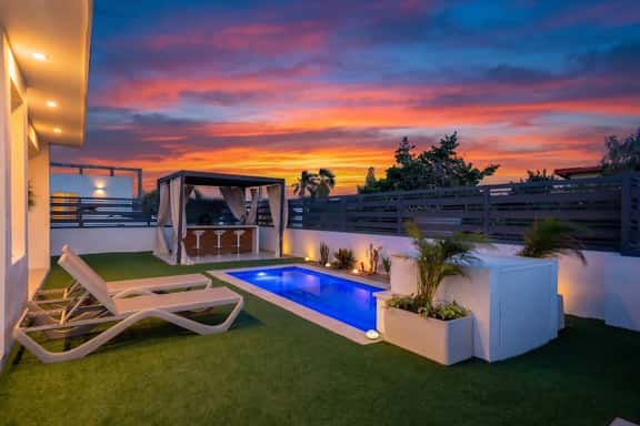 Modern 3BR Villa w/ Pool & Cabana, Oranjestad - Image 1