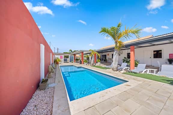 Oranjestad Retreat: 4BR Paradise with Private Pool - Image 1