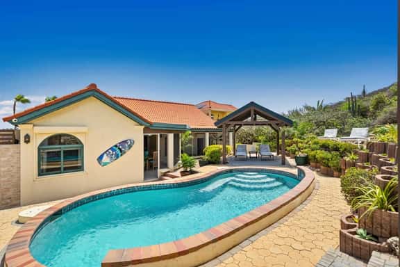 Aruba Private Pool Oasis: 5BR near Amazing Beaches - Image 1