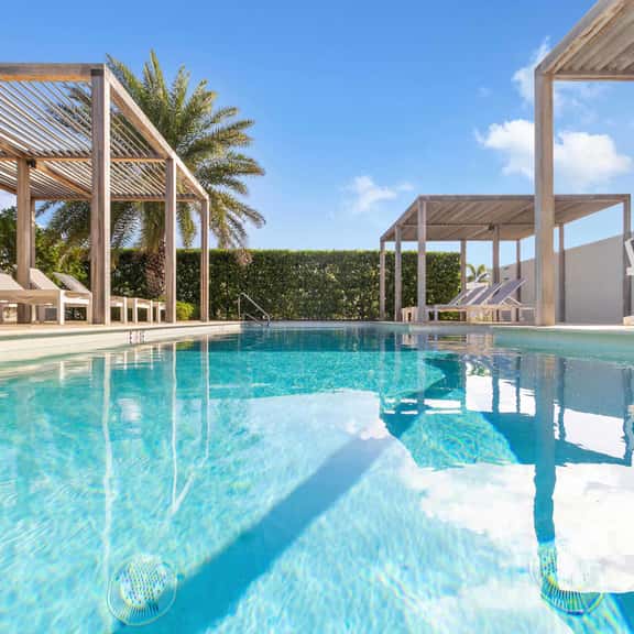 Beautiful 3BR Townhouse near Palm Beach - Image 1