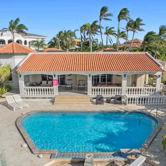3BR Villa w/ Private Pool & Rooftop, Palm Beach - Image 1