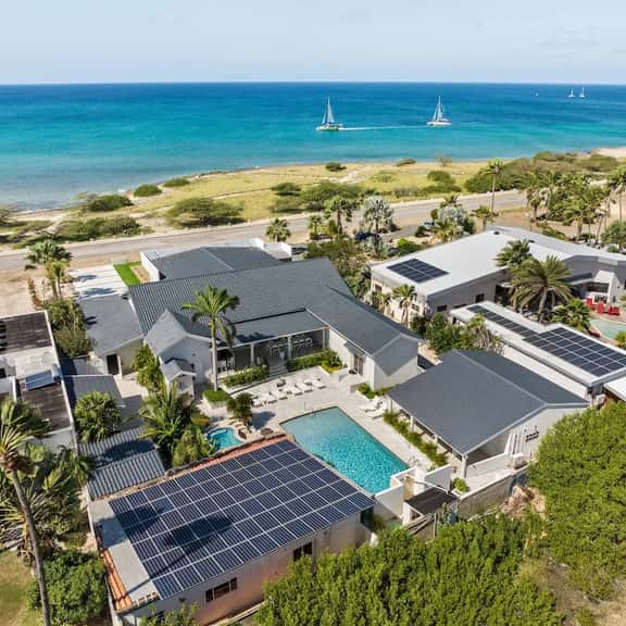 Ocean Front! 8BR Villa with Pool near Malmok Beach - Image 1