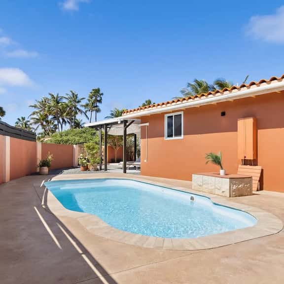 3BR Home w/ Private Pool & Gazebo, Noord - Image 1