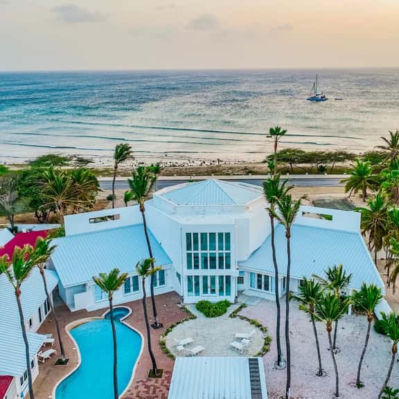 Oceanfront 8BR Villa w/ Pool & Patio, Malmok - Image 1