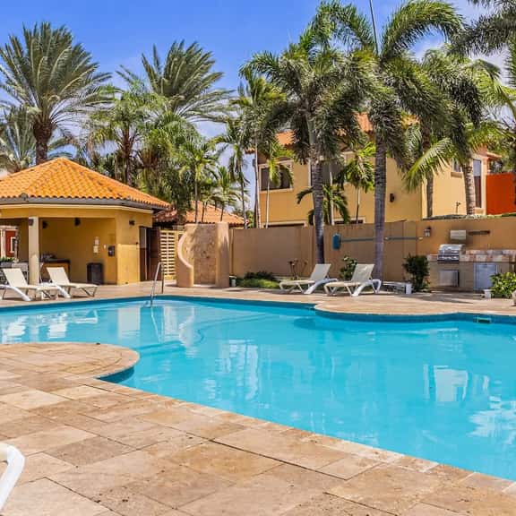 2BR Townhouse w/ Backyard & Pool, near Arashi - Image 1