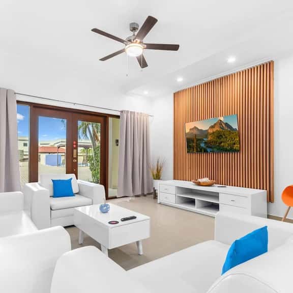 Oasis 2BR Condo with Pool, Walk to Eagle Beach - Image 1