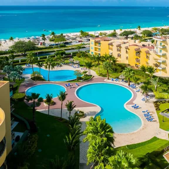 3BR Condo w/ Huge Terrace, Steps to Eagle Beach - Image 1