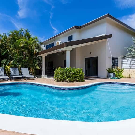 Luxury 6BR Villa w/ Private Pool near Palm Beach - Image 1