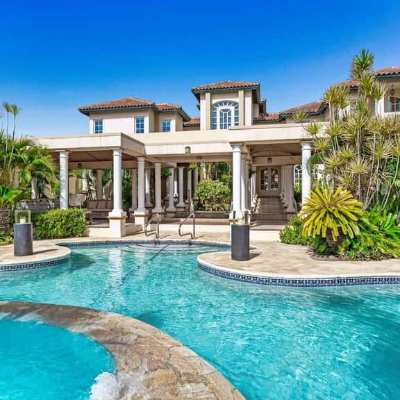 Resort-Style 6BR Villa w/ Lagoon Pool & Jacuzzi - Image 1