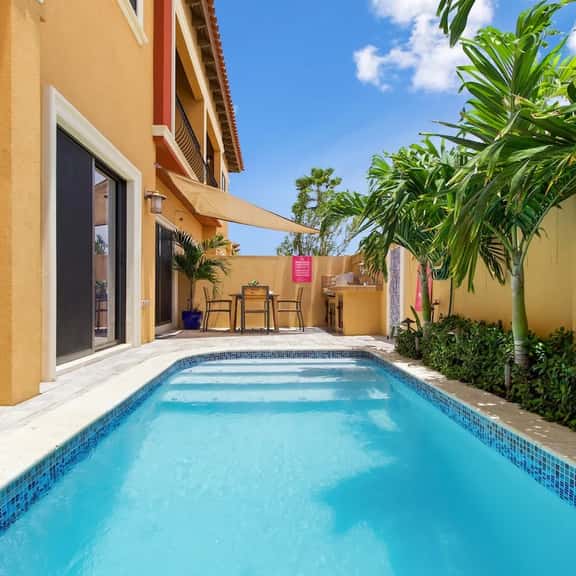 Captivating 2BR Townhouse near Beaches in Aruba - Image 1
