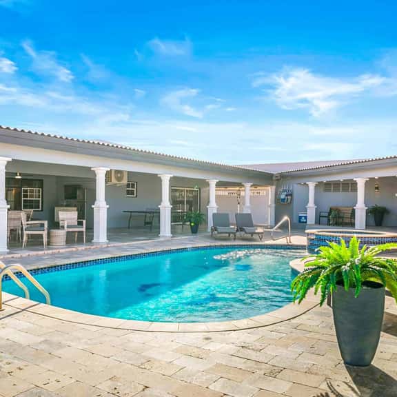 5BR Home w/ Private Pool, Walk to Mangel Halto - Image 1