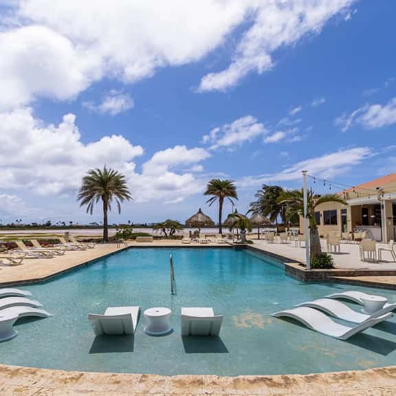 3BR Townhouse w/ Private Pool near Arashi Beach - Image 1