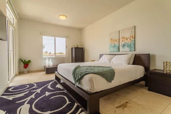 2BR Condo w/ Balcony & Pool near Eagle Beach - Image 2