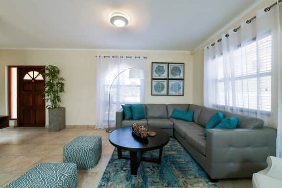 3BR Villa w/ Private Pool near Palm Beach - Image 2