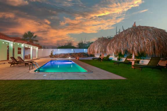 3BR Villa w/ Private Pool near Palm Beach - Image 5